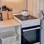 Дом отдыха Simple With Sea Views On Island Utsira